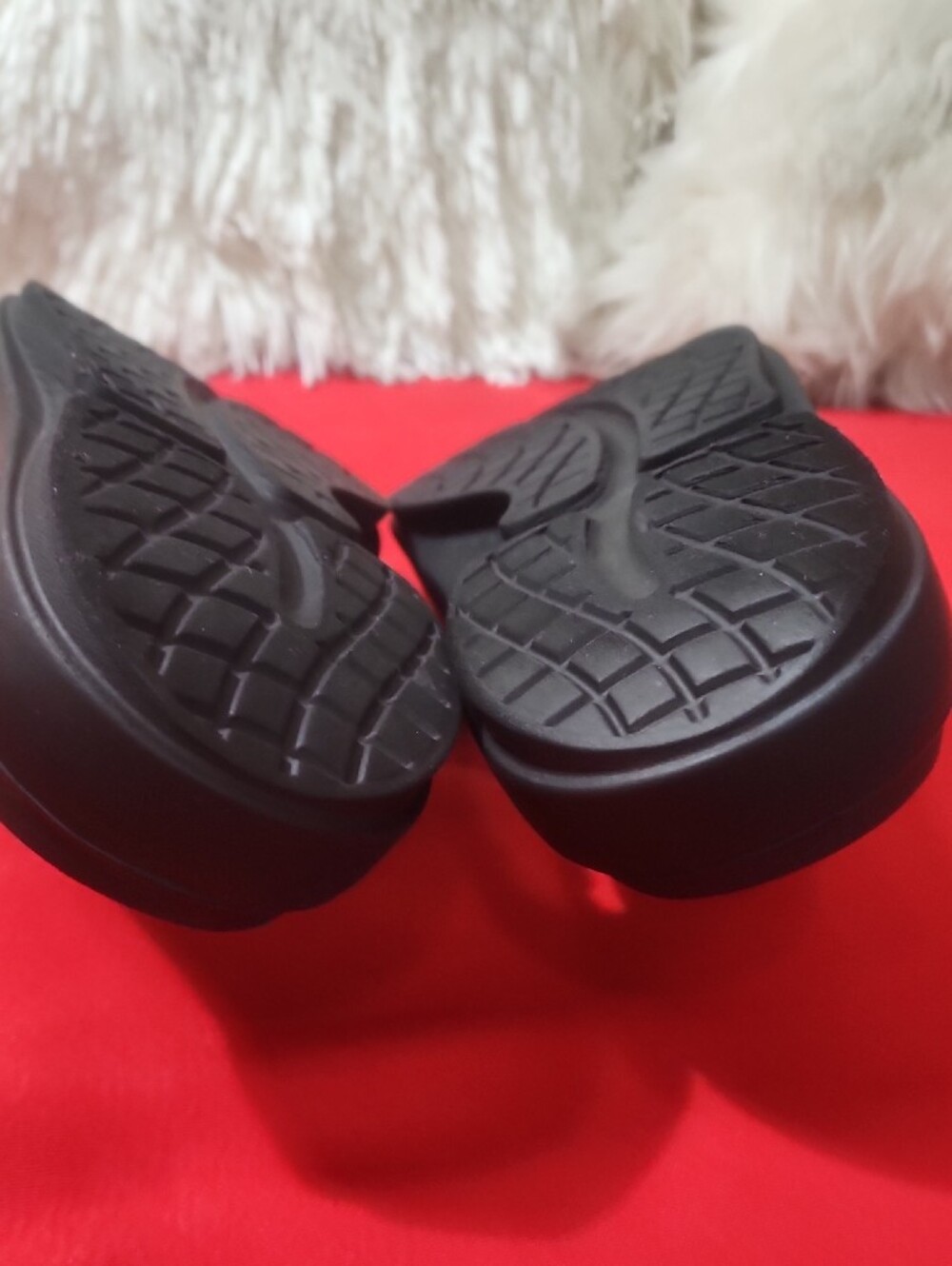 OOFOS OOcloog Black Slip-On Clog Shoes - Picture 9 of 12